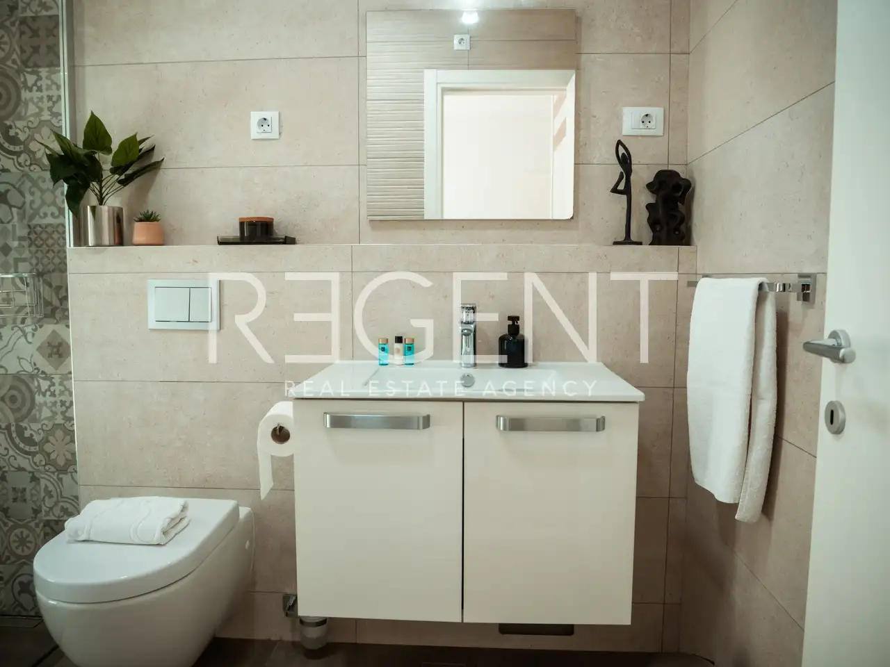 Korčula- Luksuzan apartman s terasom i garažom u ekskluzivnom kompleks