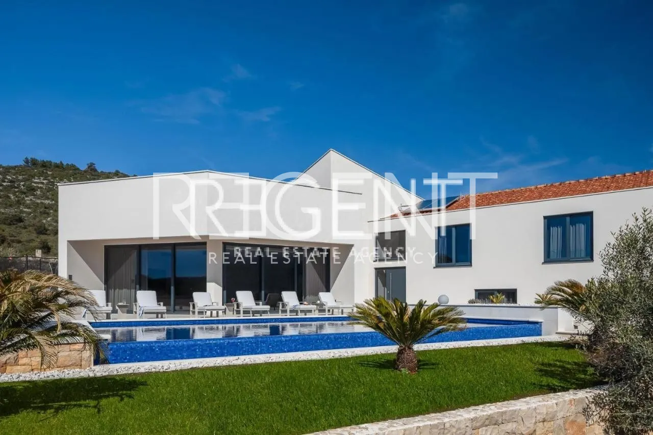 Trogir, Marina - luxusní vila v klidném prostředí, 6900m2