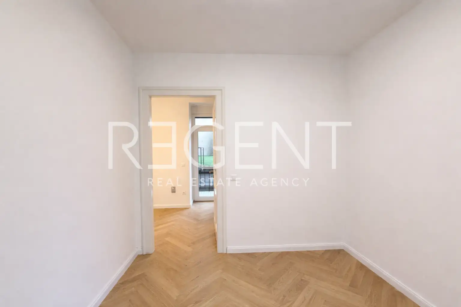 Zagreb, Centar - elegantno renoviran stan u centru grada