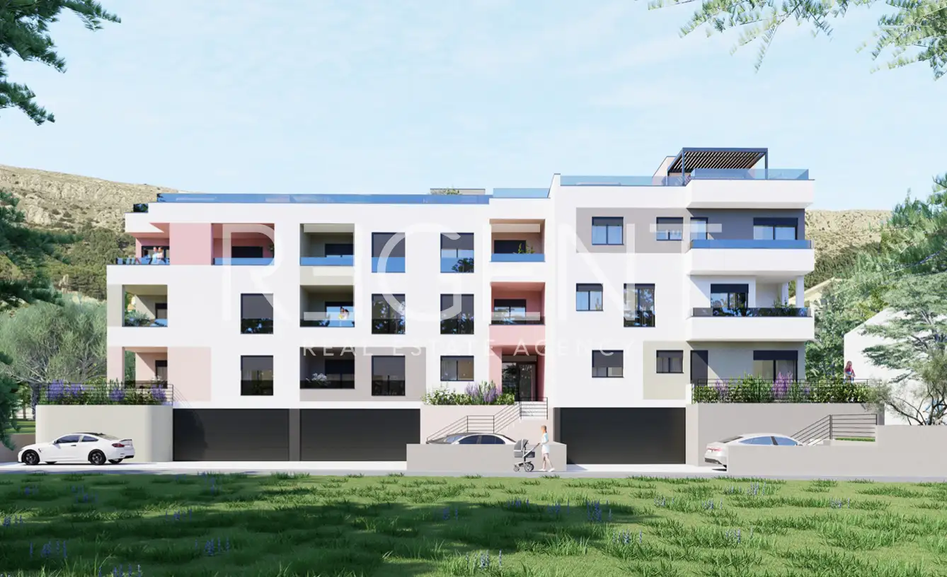 Podstrana, Strožanac - Jednosoban stan s terasom i prostranim vrtom