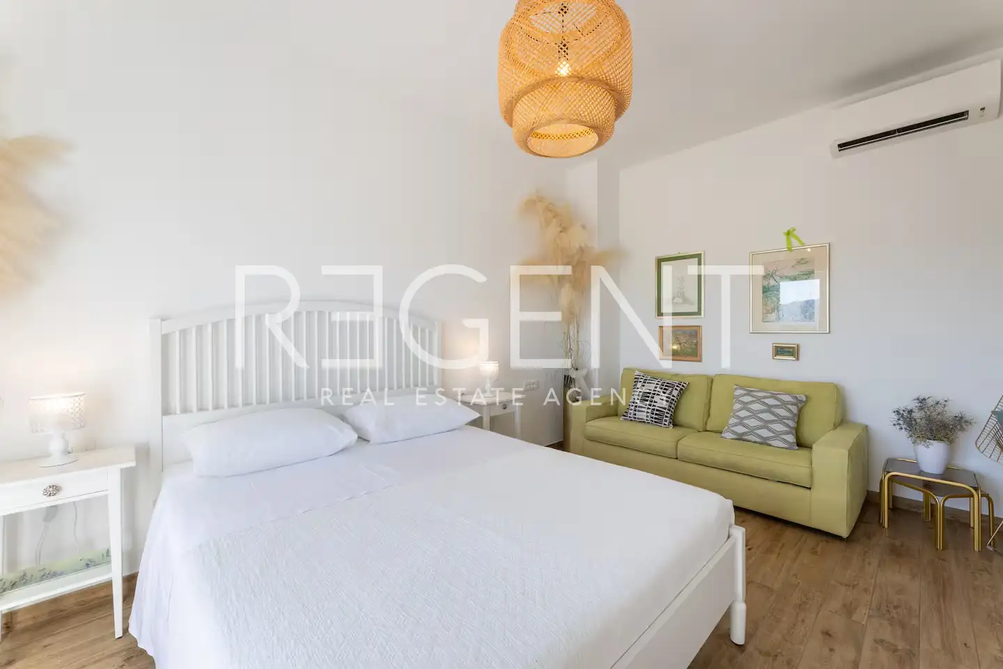 Maison avec piscine, 260m²