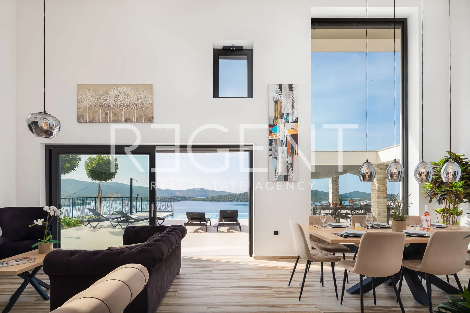 Šibenik, Žaborić - Moderne, neu erbaute Villa mit Pool 380 m2
