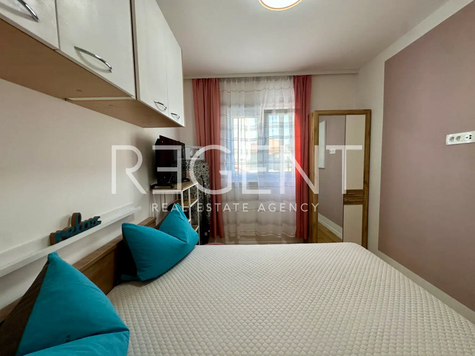 Kaštela, Kaštel Stari - Jednosoban stan s natkrivenom terasom i vrtom