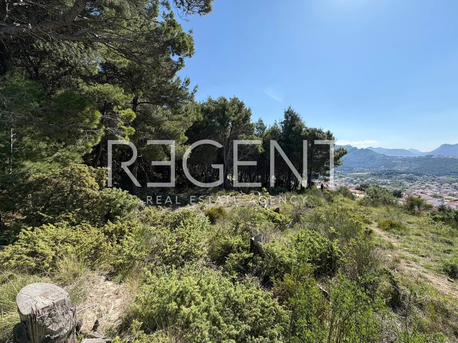 Ninčevići, Solin – building land 1598 m² with a view of Split
