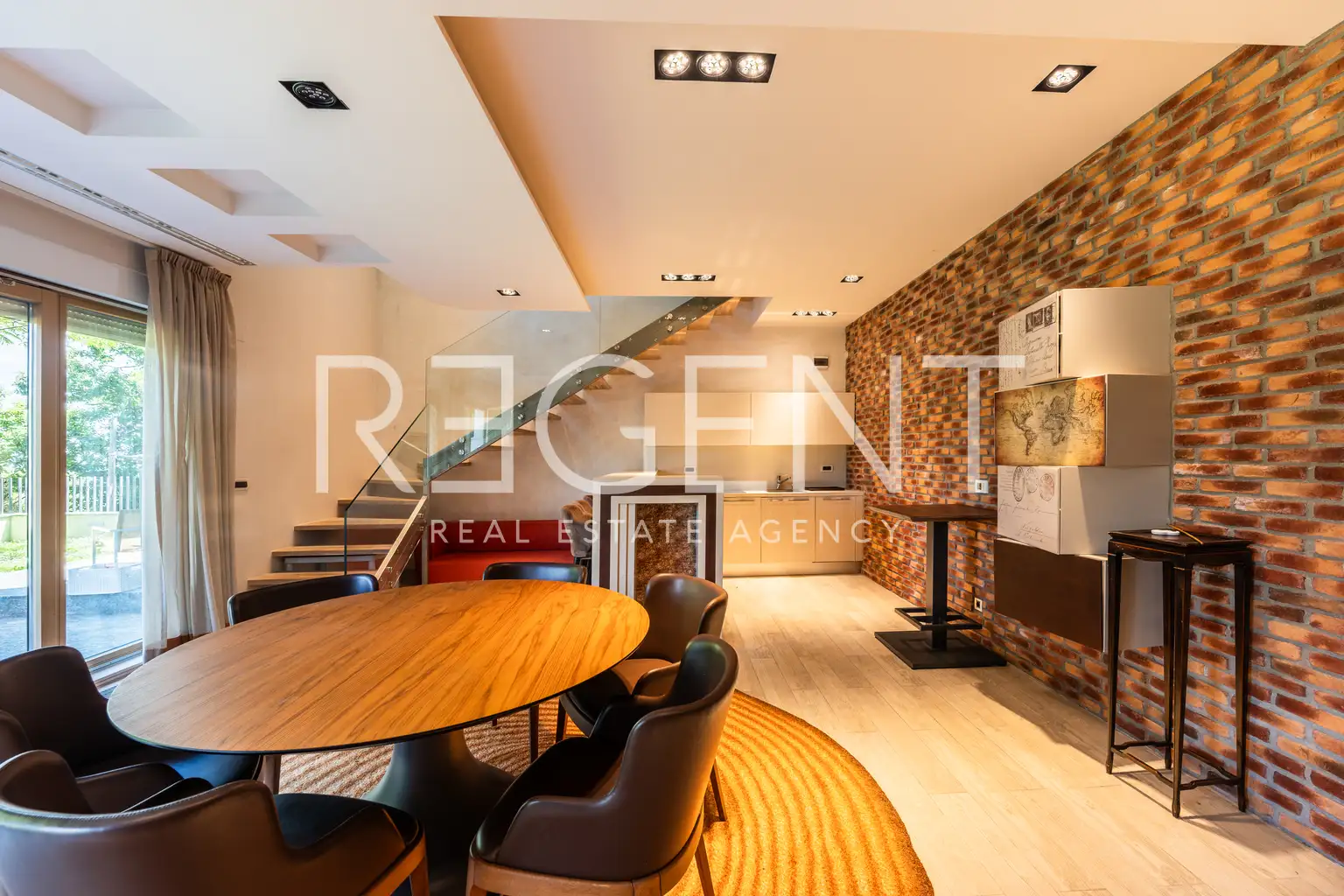 Kuća 376 m², Gornje Prekrižje — parcela 704 m²