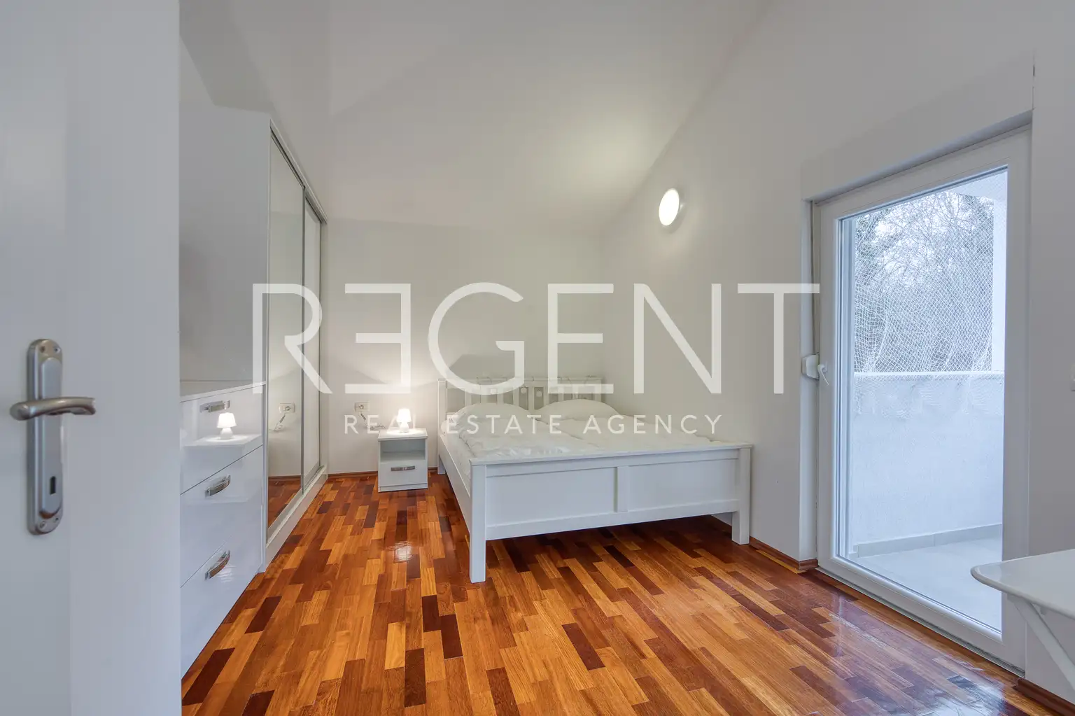 Poreč, Vežnaveri – Maison avec deux appartements