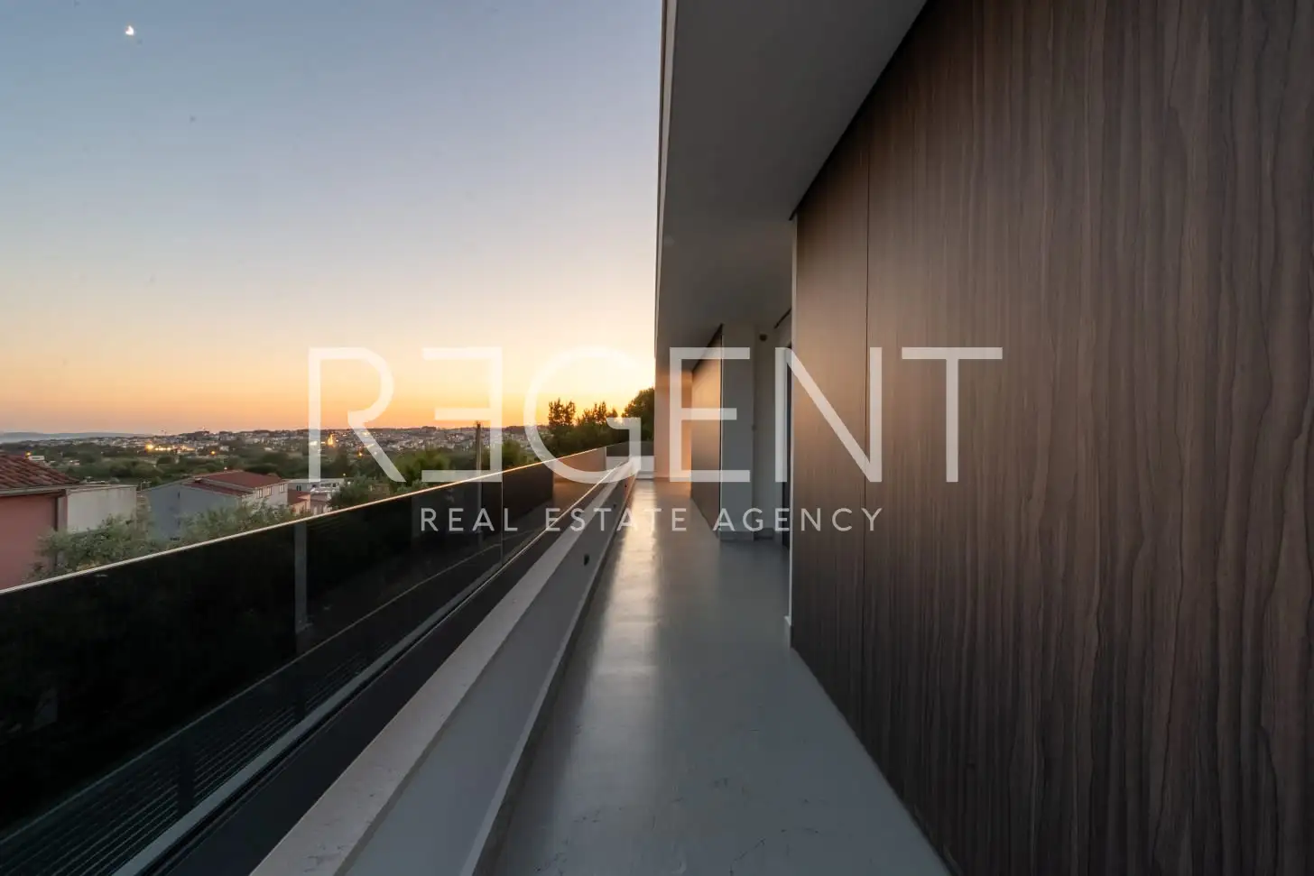 Split, Strožanac - Modern villa with sea view, pool and auxiliary building 50 m2