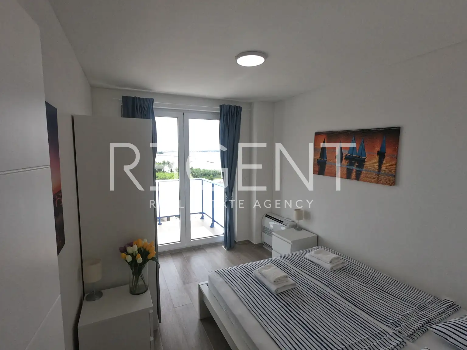 Privlaka - Dom szeregowy z basenem i tarasem na dachu.