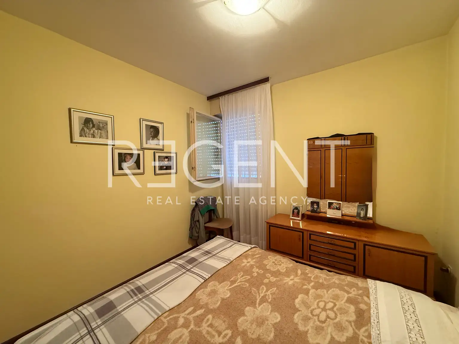 Split, Spinut - Dvosoban stan s loggiom u centru grada