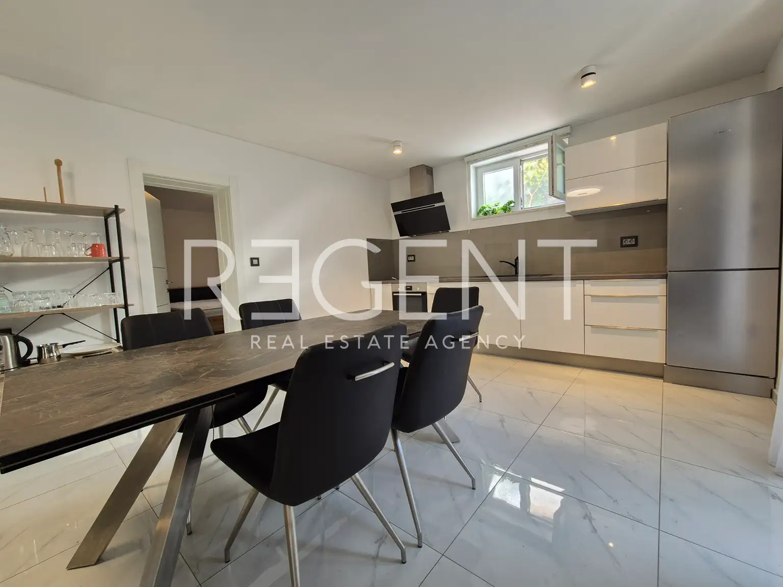 Split, Varoš - Two-bedroom apartment with a parking space in the center of Split