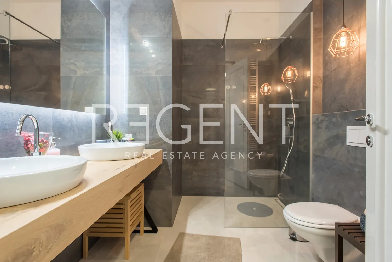 Záhřeb, Draškovićeva - Luxusní šestipokojový penthouse 218m2