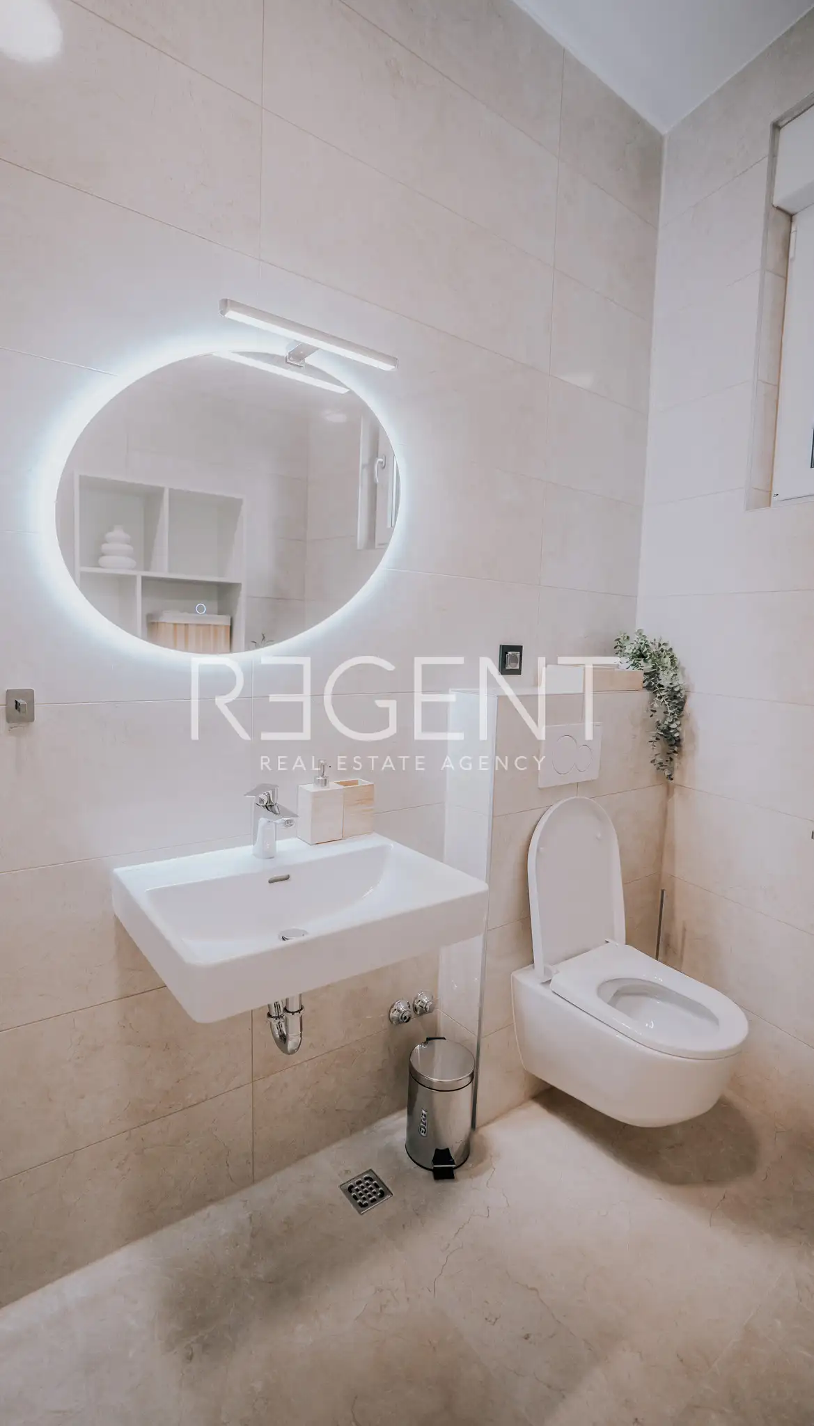 Záhřeb, Remete – Luxusní dvoupatrový byt k pronájmu