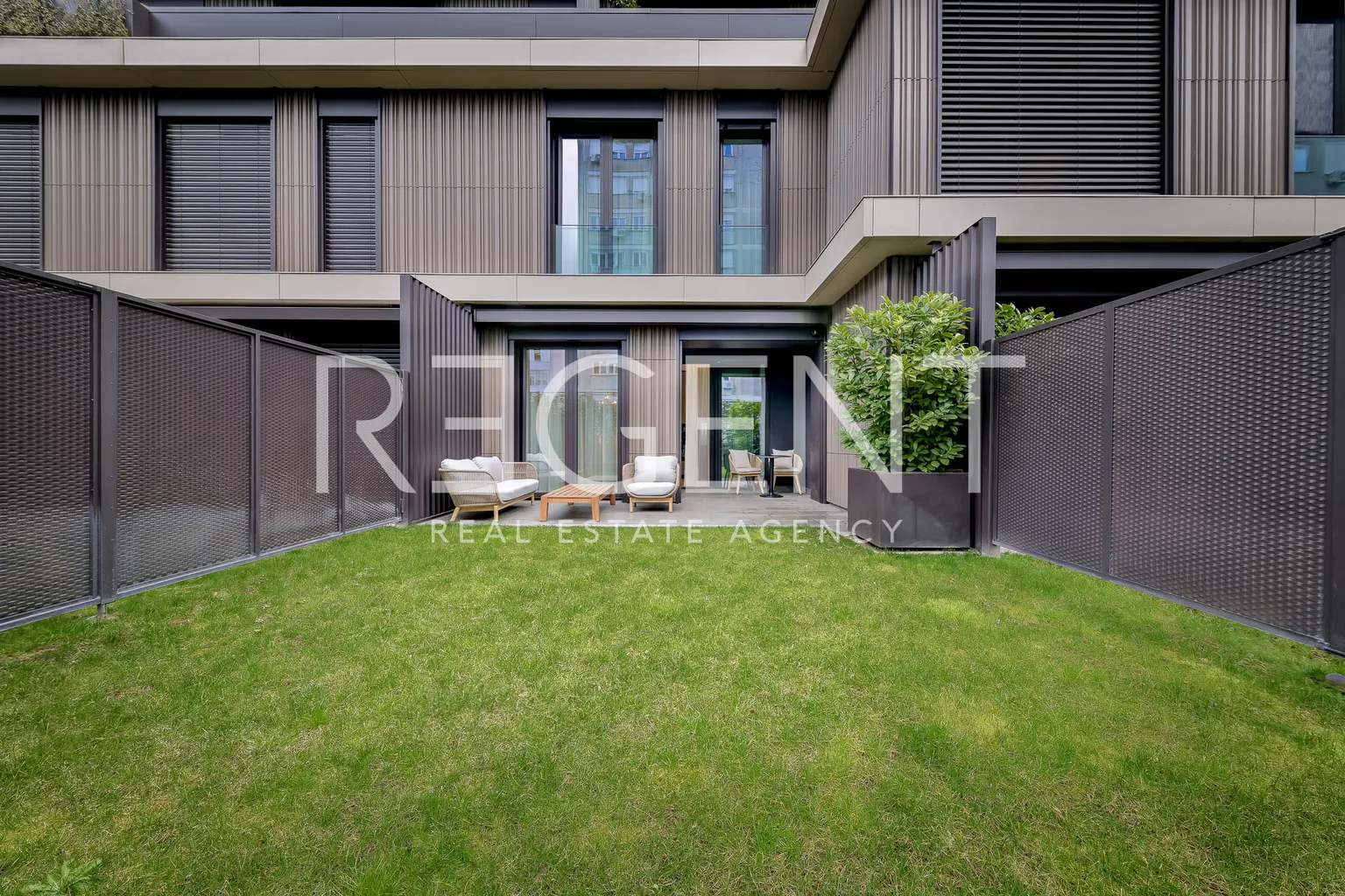Záhřeb, Park Kneževa – Luxusní třípodlažní byt 144 m² k pronájmu