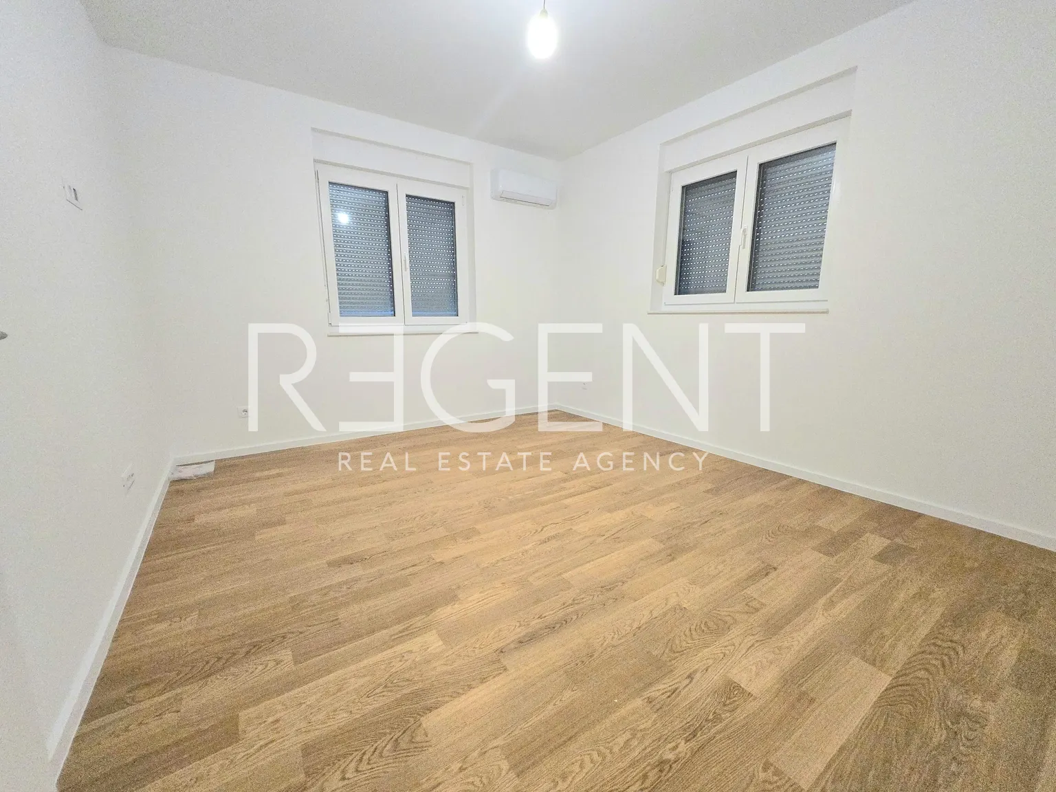 Sveta Nedelja, Kerestinec- Trosoban stan 100 m2