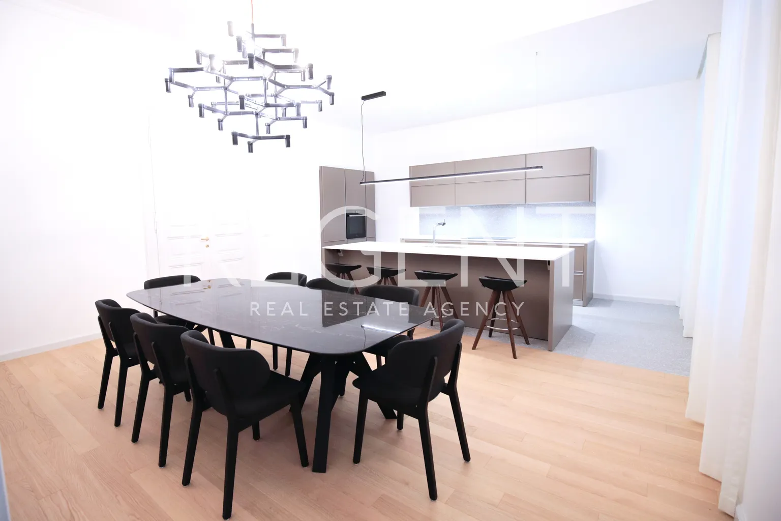Záhřeb, Centrum - Moderní pětipokojový byt 190 m2