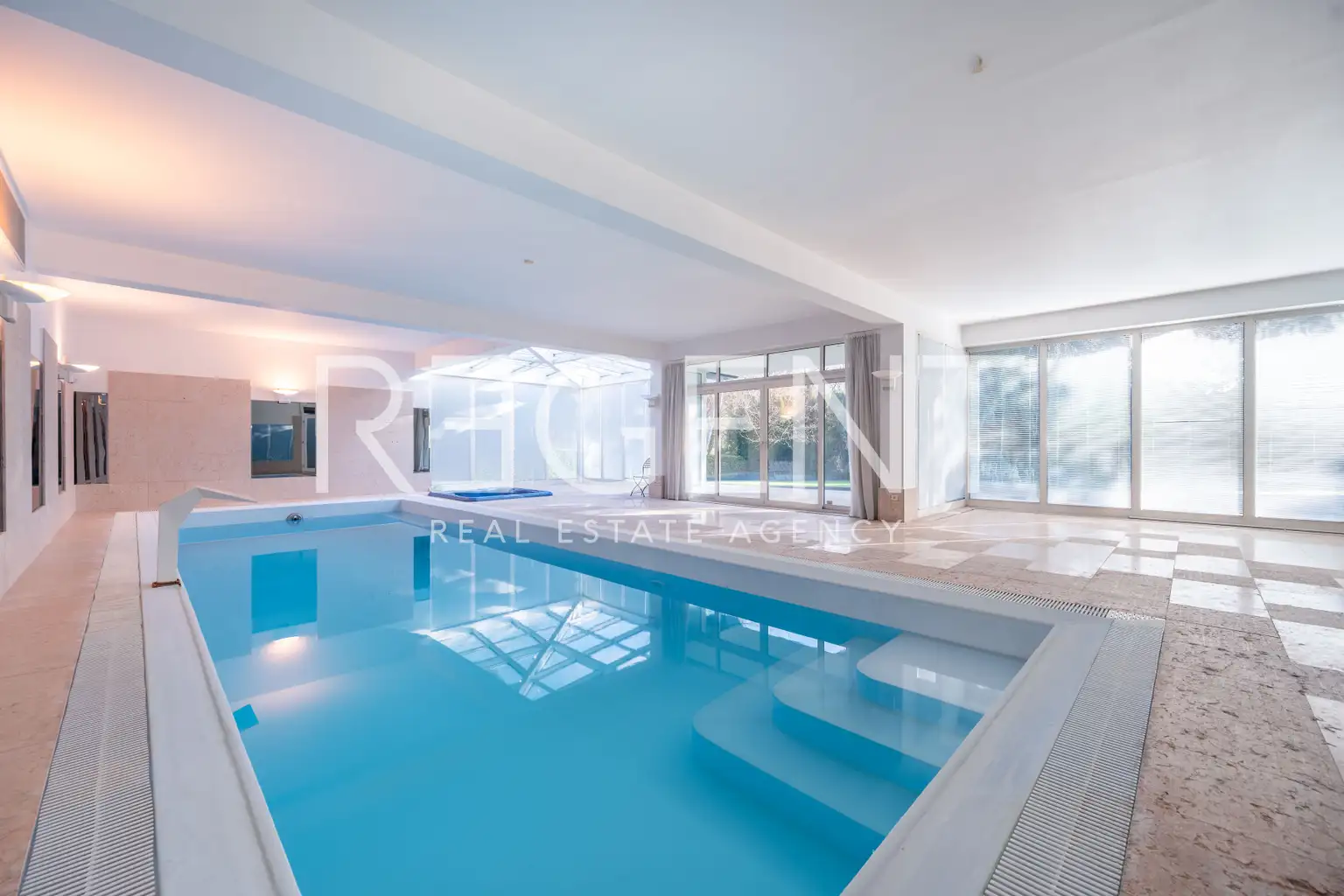 Zagreb, Šestine - Jedinstvena kuća s bazenom i velikim vrtom