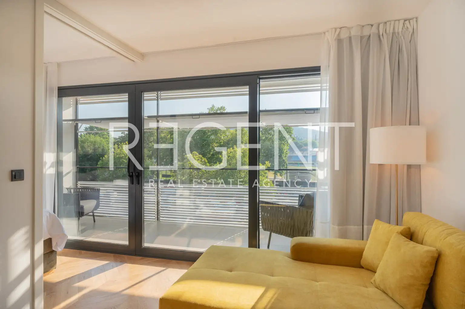 Split, Centar-Luksuzno renoviran trosoban stan u centru Splita