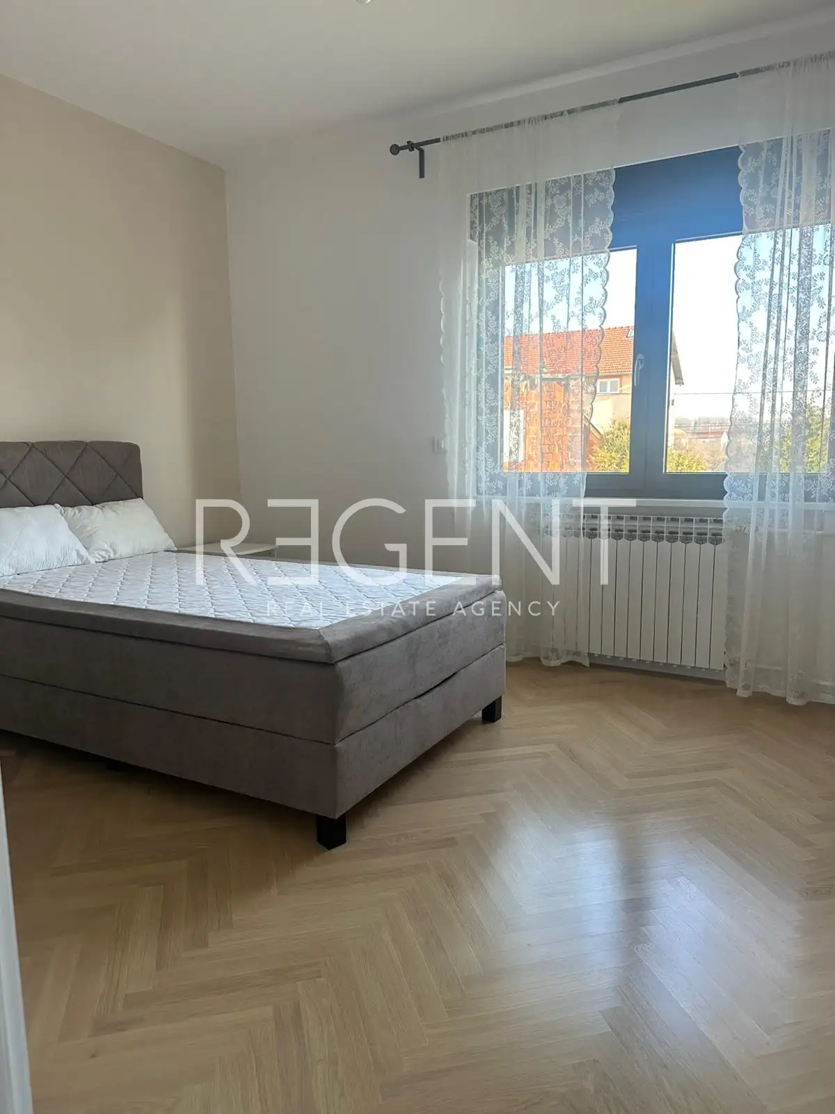 Záhreb, Vrhovec - byt na prenájom s dvorom a garážou