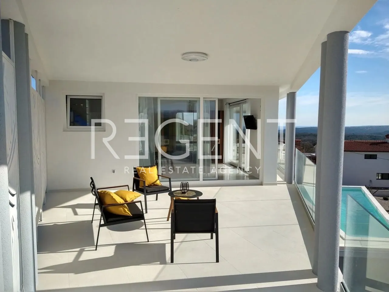 Istrie, Labin - Luxusní vila moderního designu s výhledem na moře 225 m2