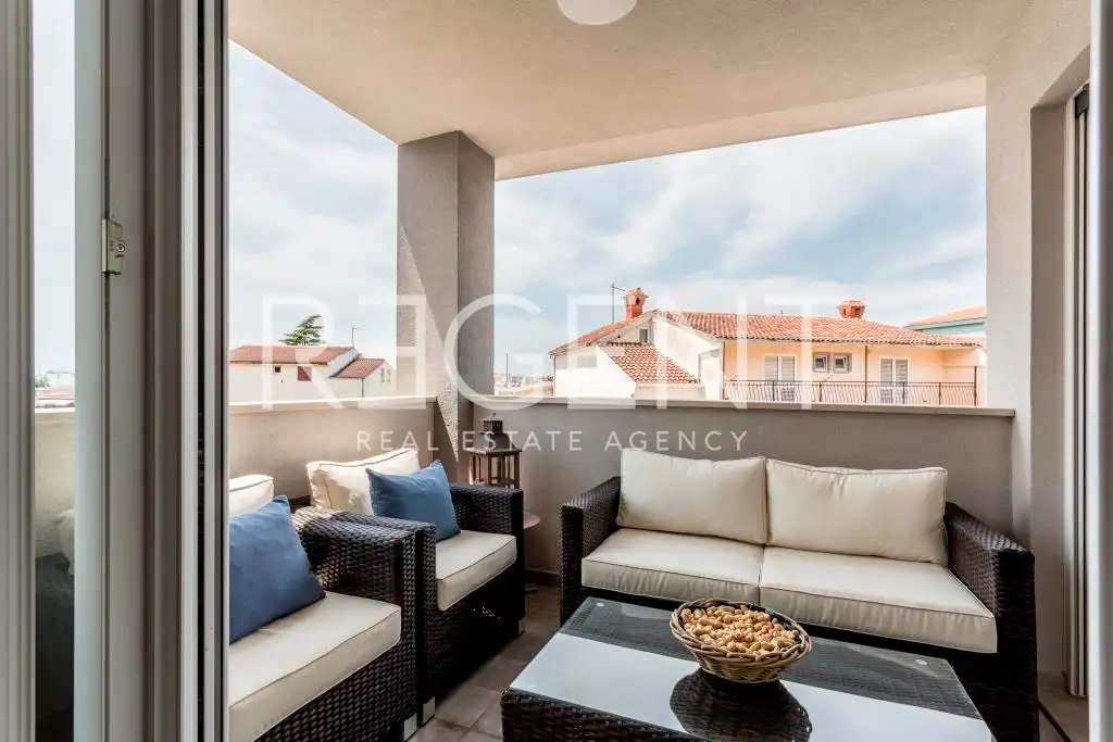 Podstrana - Three-room apartment with a terrace