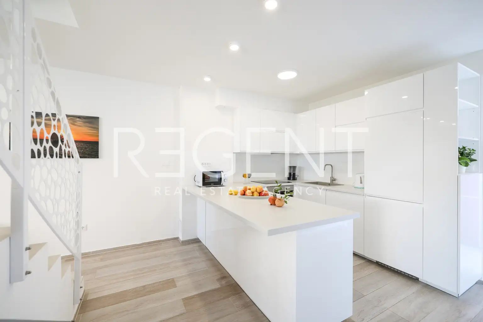 Privlaka - Dom szeregowy z basenem i tarasem na dachu.