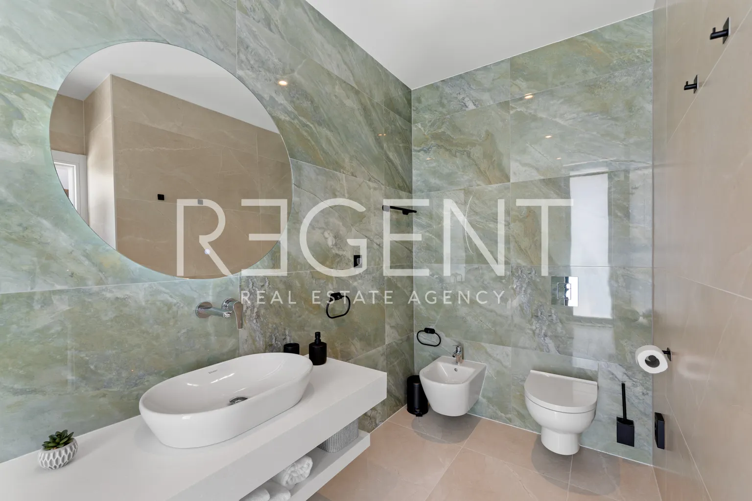 Istra, Poreč – Dizajnerska vila s pogledom na more 310 m2