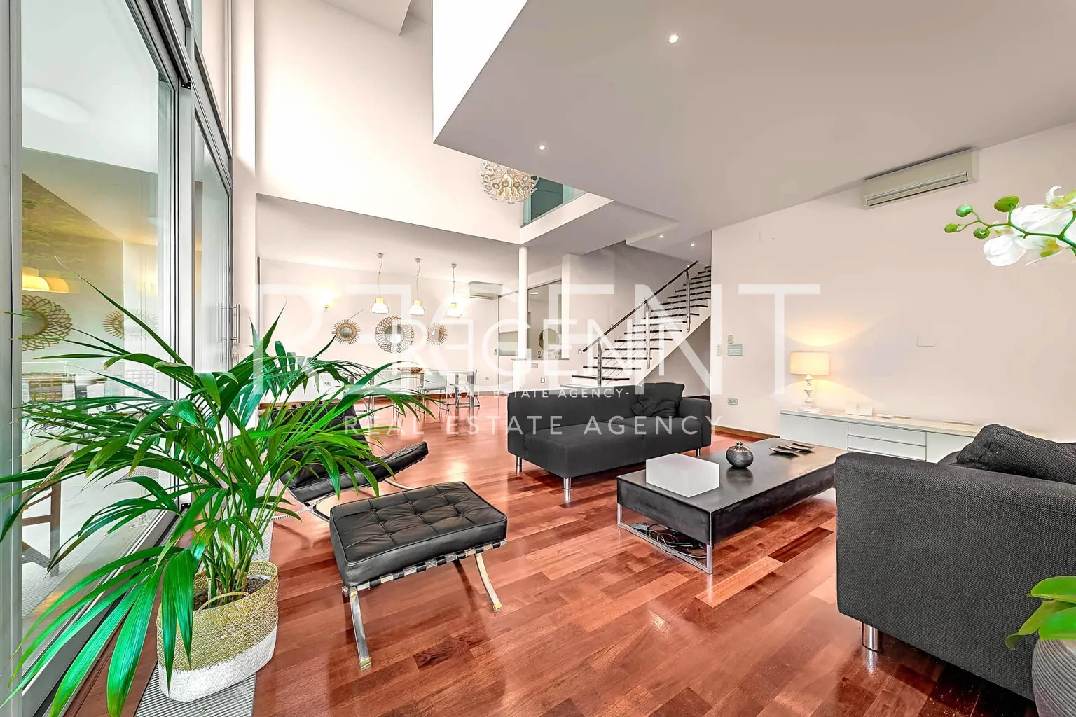 Záhřeb, Šestine - Luxusní dům s bazénem 400 m2