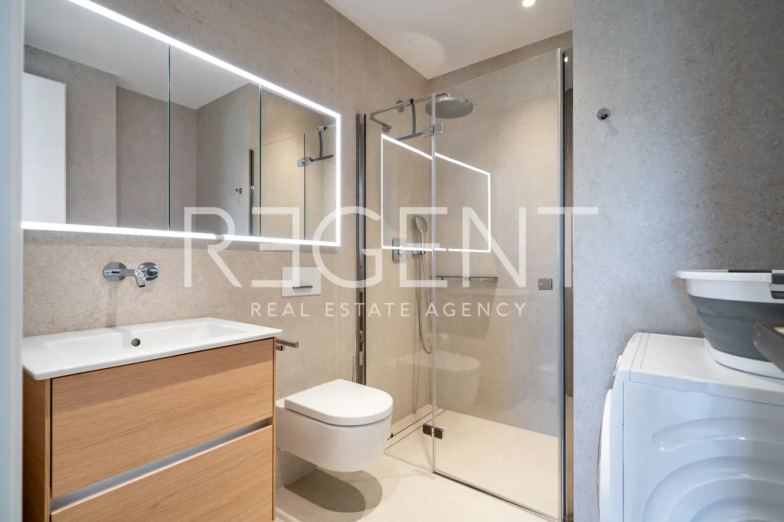 Split, Žnjan - Luksuzno dvosobno stanovanje z odprtim pogledom na morje