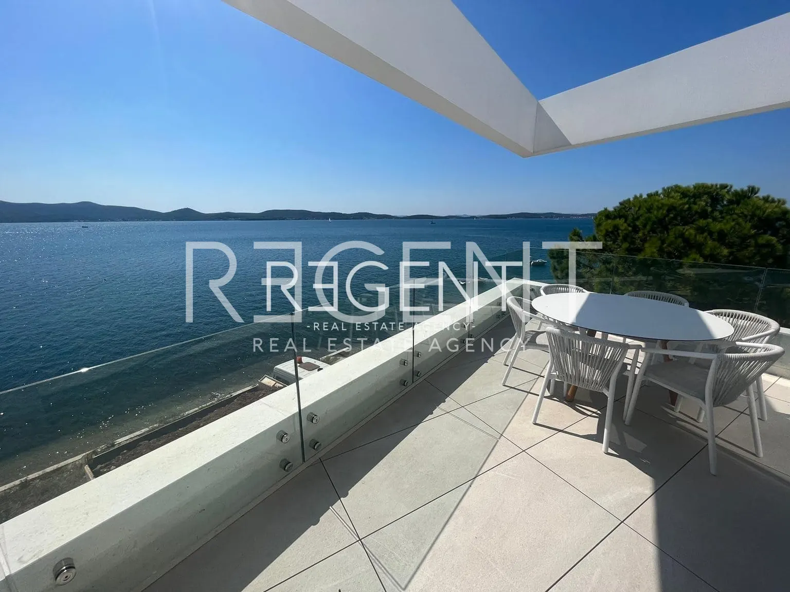 Sukošan – Luxusný moderný byt so strešnou terasou 139 m2