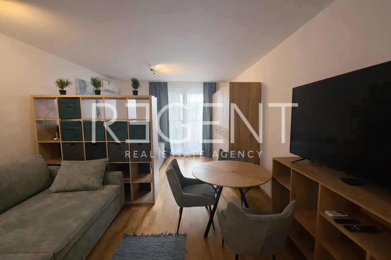 Zagreb, Špansko - studio moderne avec loggia