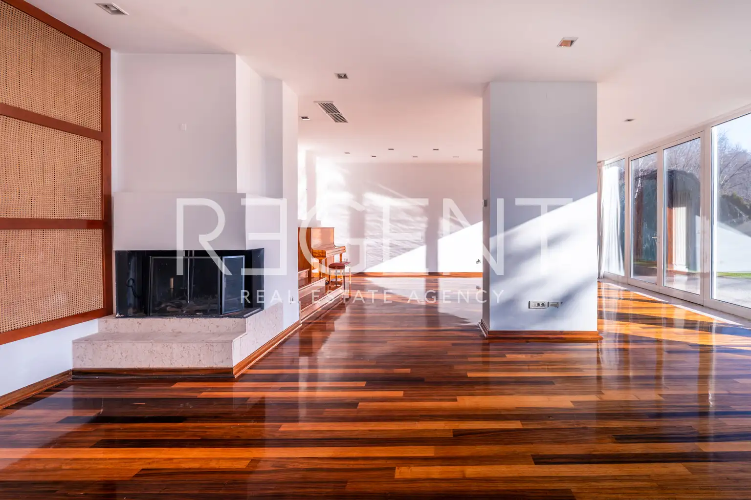 Zagreb, Šestine - Jedinstvena kuća s bazenom i velikim vrtom