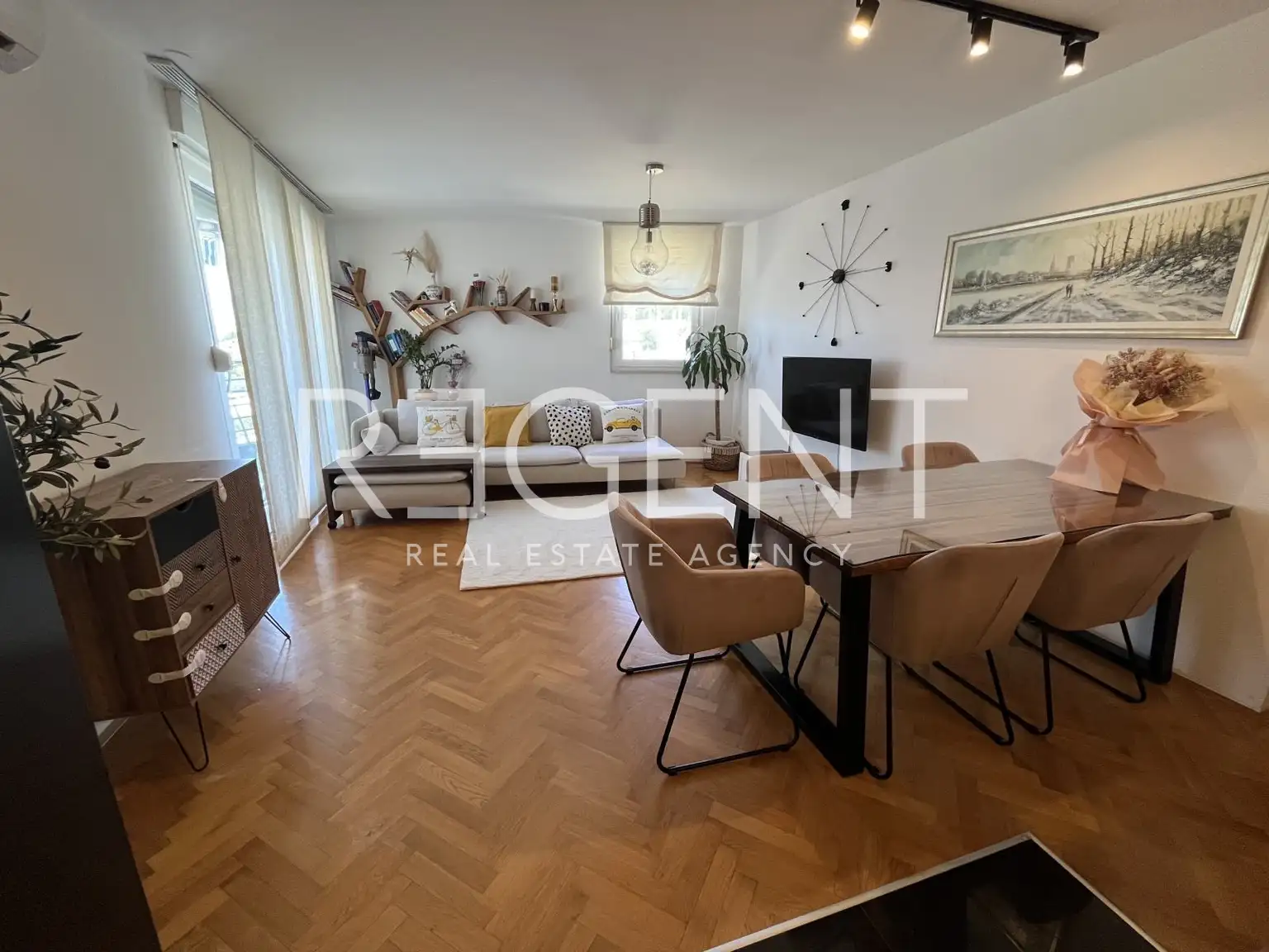 Solin, Sv. Kajo - Appartamento di tre stanze con loggia e vista mare