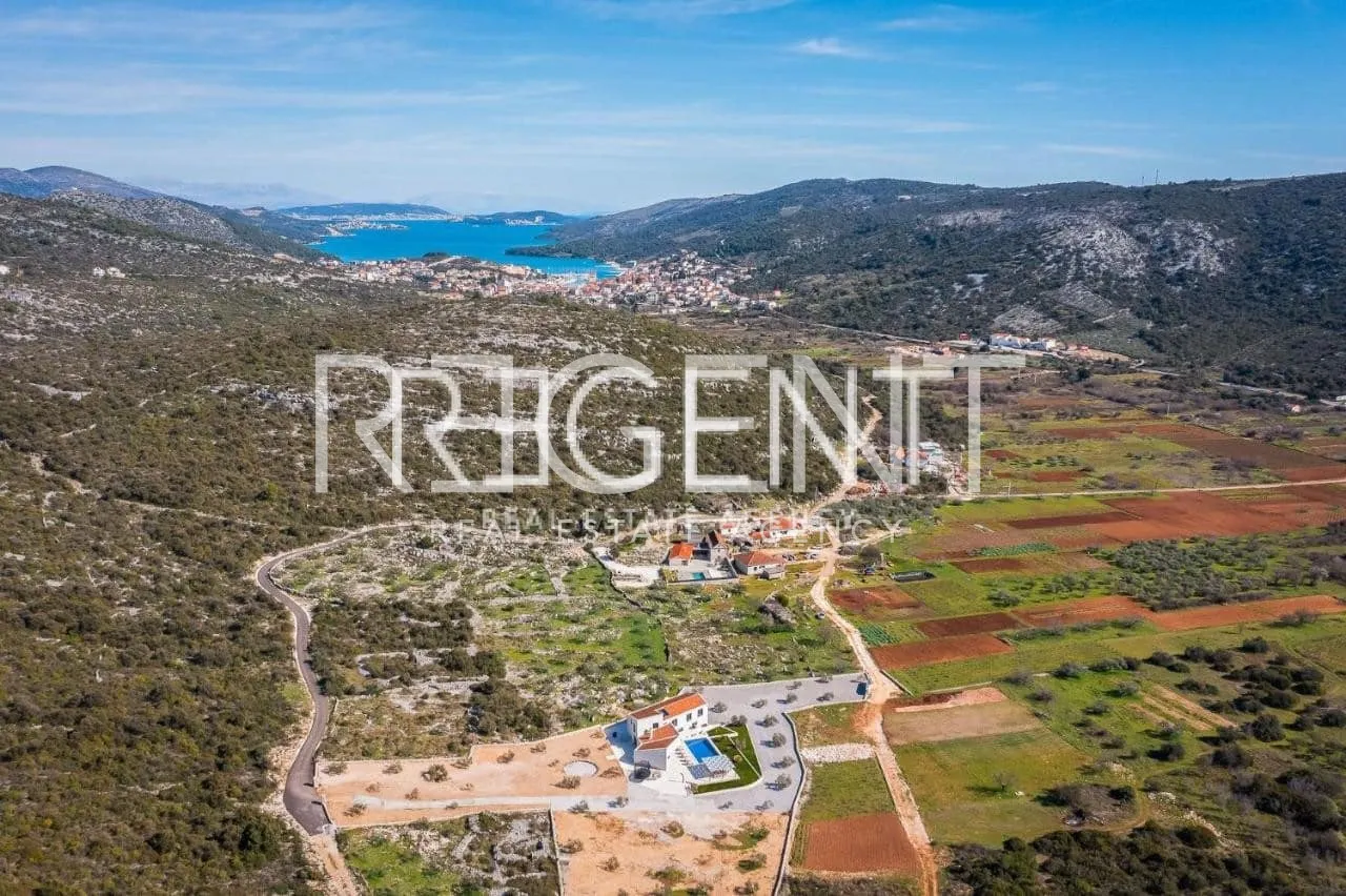 Trogir, Marina - luxusní vila v klidném prostředí, 6900m2