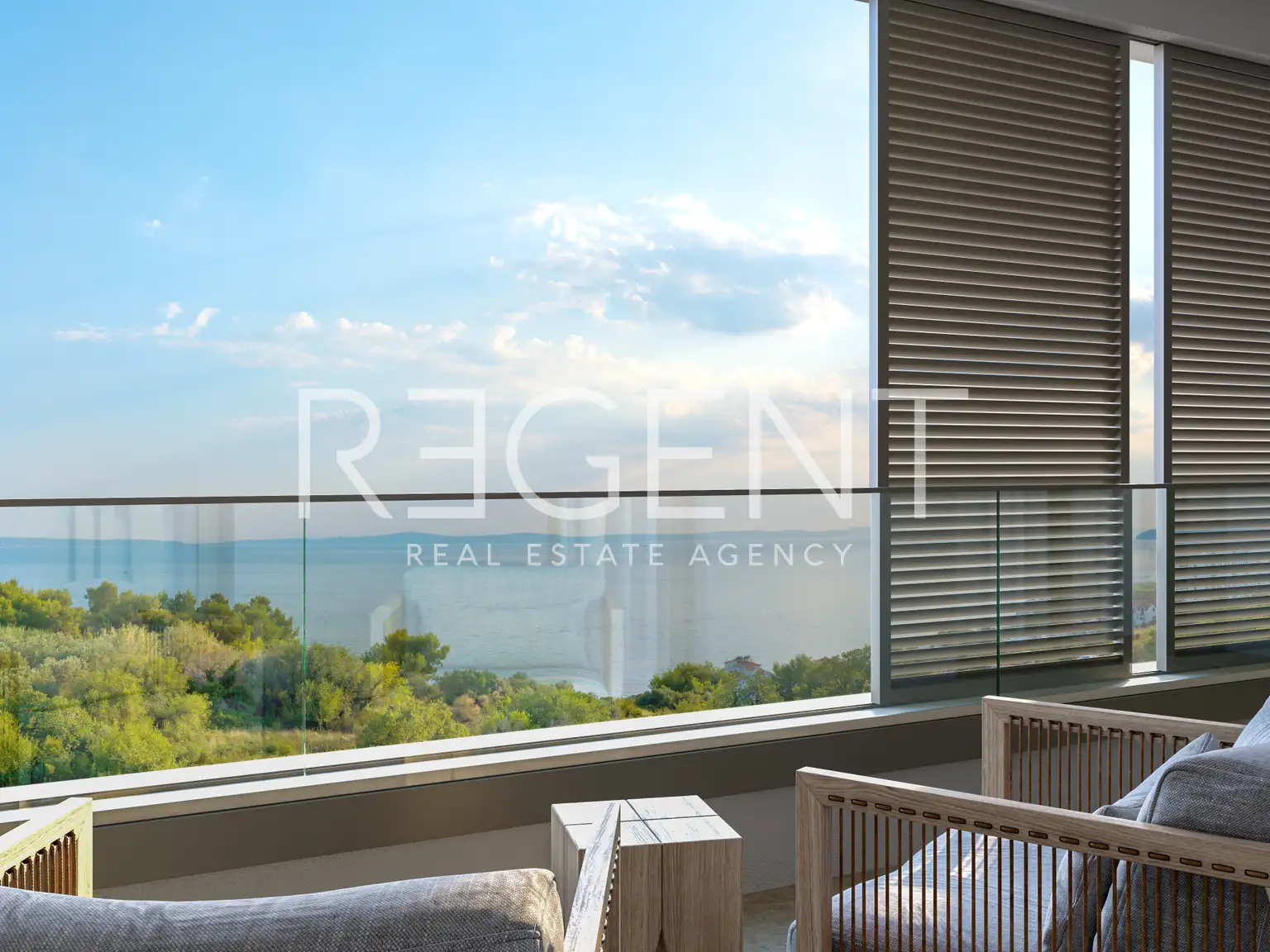 Split Duilovo - Trosoban stan sa dva natkrivena balkona