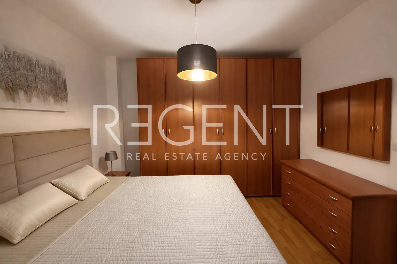 Zagreb, Centar – trosoban stan na izvrsnoj lokaciji za najam