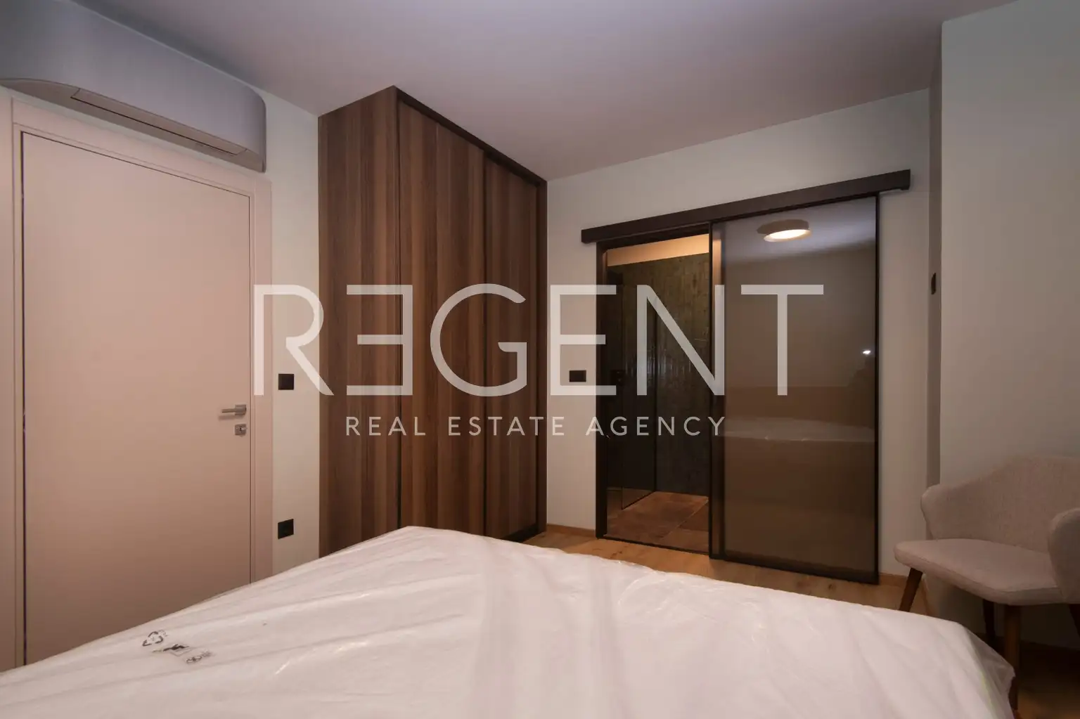 Split, Strožanac - Dvoetažni penthouse s lođom i terasom