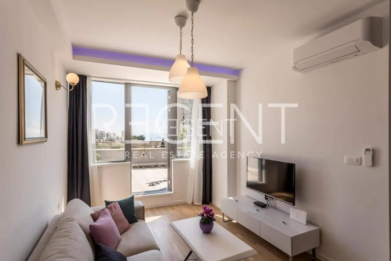 Split, Žnjan - Luksusowy dwupokojowy penthouse 70 m2 z tarasem