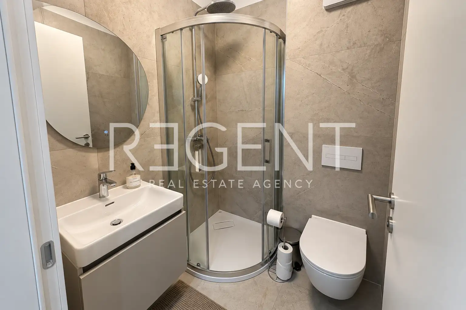 Appartamento 65 m², Črnomerec — 2 camere da letto, loggia, garage