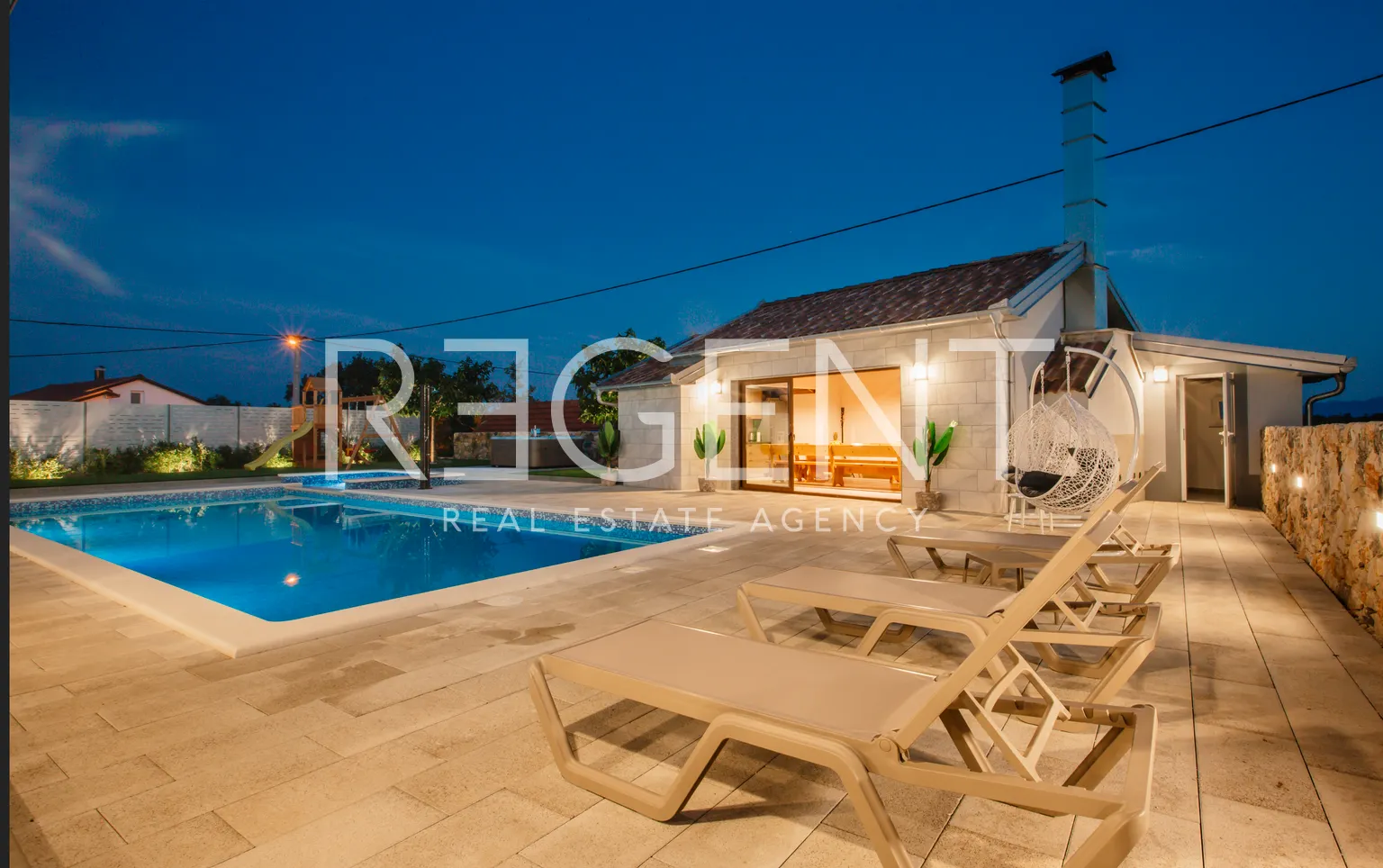 Imotski, Proložac - Modernly decorated villa 277 m2 on a plot of 1360 m2 in a quiet environment