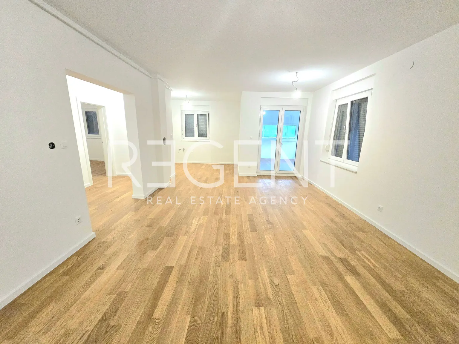 Sveta Nedelja, Kerestinec- Trosoban stan 100 m2