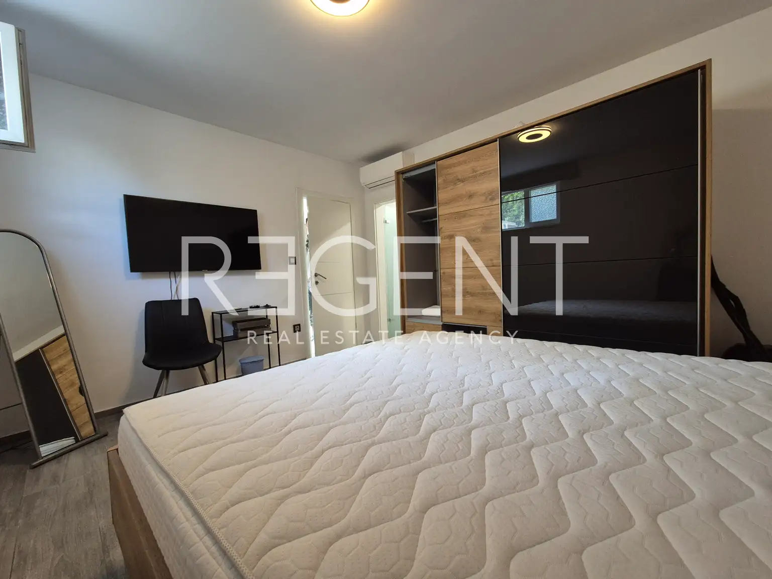 Split, Varoš - Two-bedroom apartment with a parking space in the center of Split