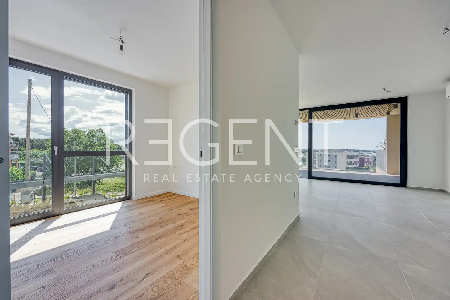 Istrie, Novigrad - Třípokojový apartmán v luxusním obytném komplexu 93 m2