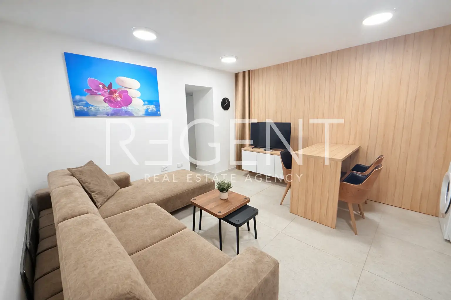 Zagreb, Centar - potpuno renoviran jedosoban stan u centru grada