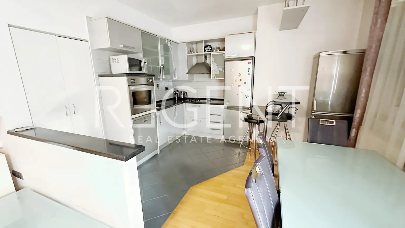 Záhreb, Špansko - Štvorizbový byt 91 m2 s dvomi loggiami