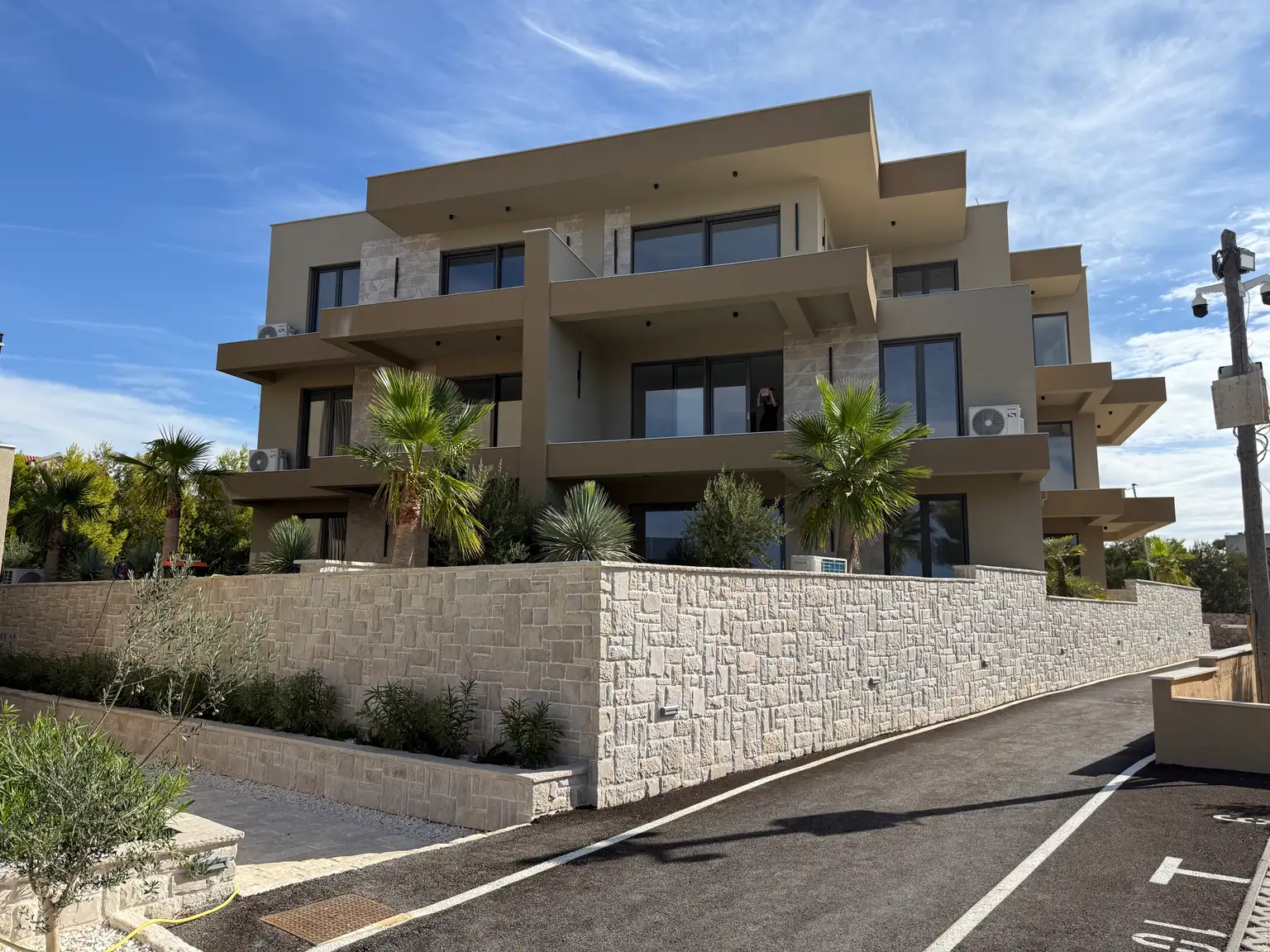Trogir, Sevid - nowa inwestycja, 17 mieszkań, 75 m od morza, widok na morze