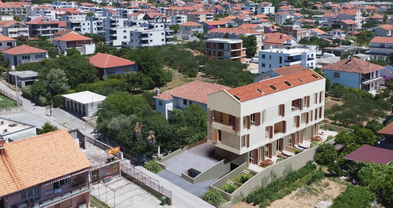 Trogir, Dragulin — novogradnja sa 6 stanova, vrtovima i garažom
