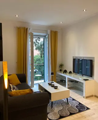 Split, Manuš - Dvosoban stan s loggiom