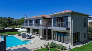 Istra, Tar Vabriga - prostrana vila s bazenom, jacuzzijem i velikim vrtom