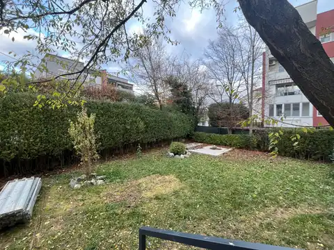 Zagreb, Malešnica - dvoetažan stan s parkirnim mjestom i vrtom