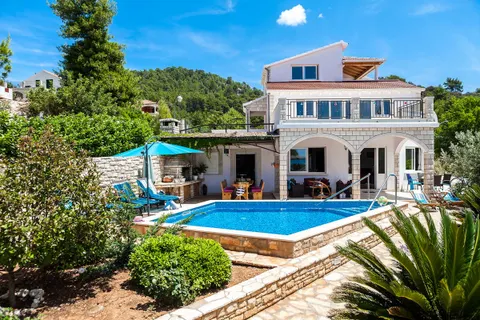 Ostrov Korčula – Okouzlující vila v zátoce s bazénem 460 m2